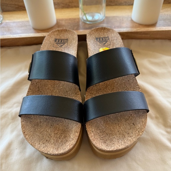 Reef Black Cushion Vista Higher Sandals Size 8. Used. - Picture 1 of 12